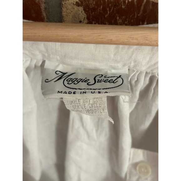 Maggie Sweet White Cotton Puff Sleeve Button Front Blouse Women's Small - Picture 3 of 4
